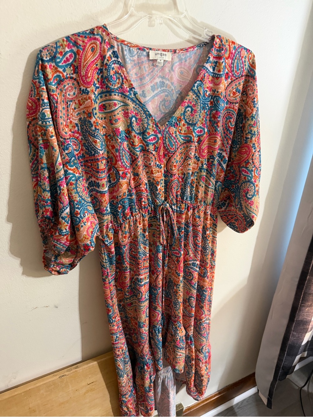Umgee Size Medium High Low Multi-Color Paisley V-Neck Dress